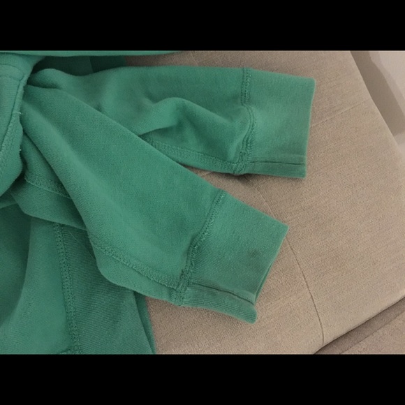 Beautiful green Hollister hoodie.🍀 - Picture 4 of 7